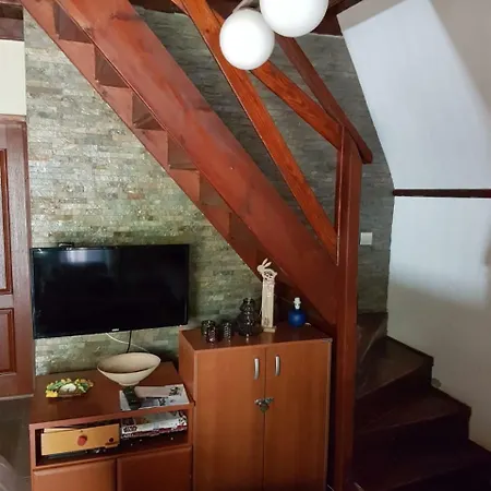 Viola I Detelina