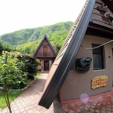 Apartman Viola I Detelina Perućac